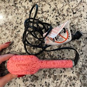 To All the Boys x Amika Polished Perfection Mini Straightening Brush